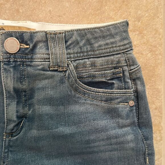 Democracy Blue Skinny Jeans with Distressed Details - Picture 4 of 7